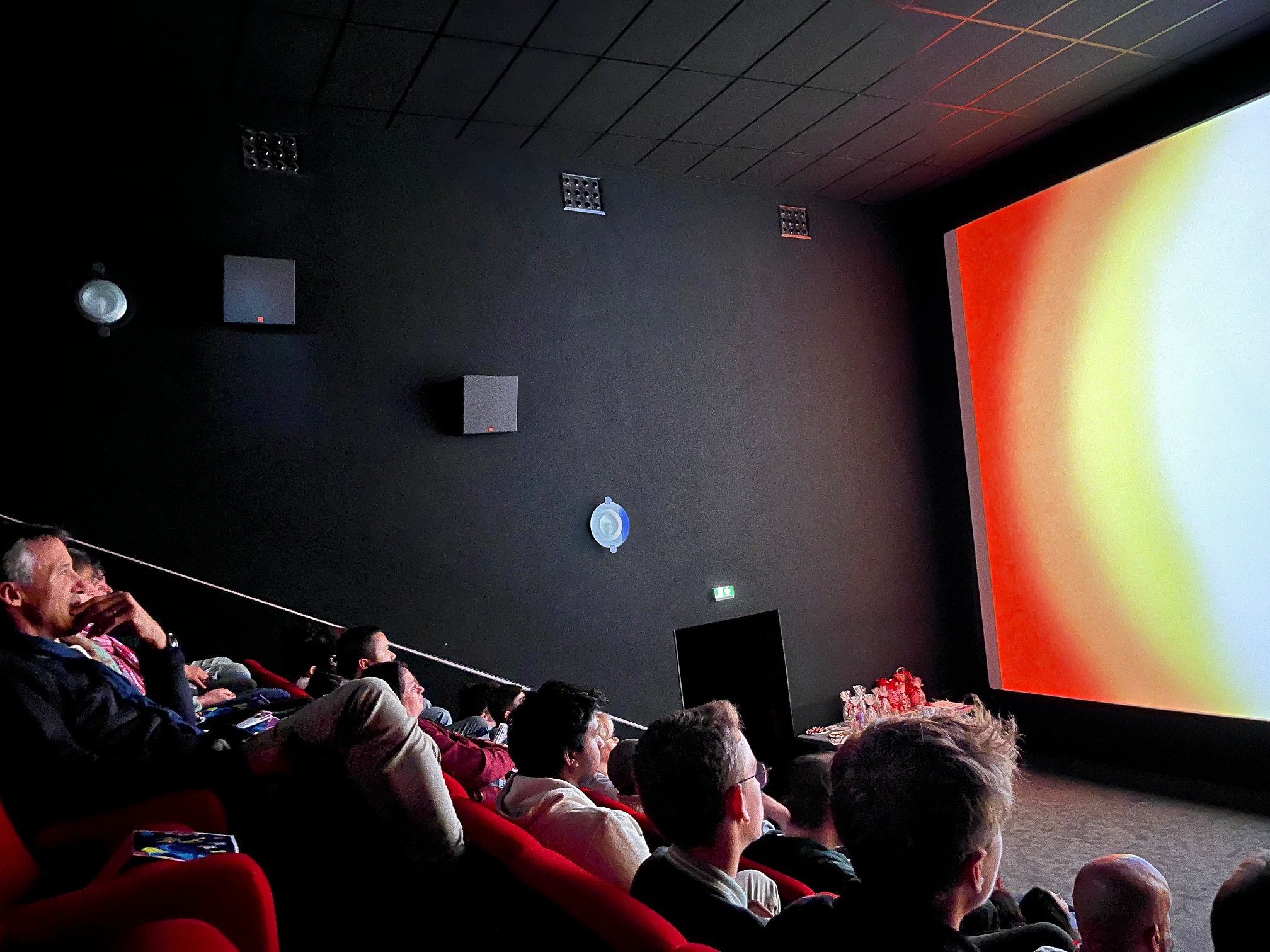 Public dans la salle